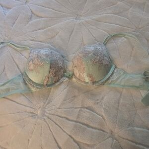 Lace Underwire Bra in Soft Green